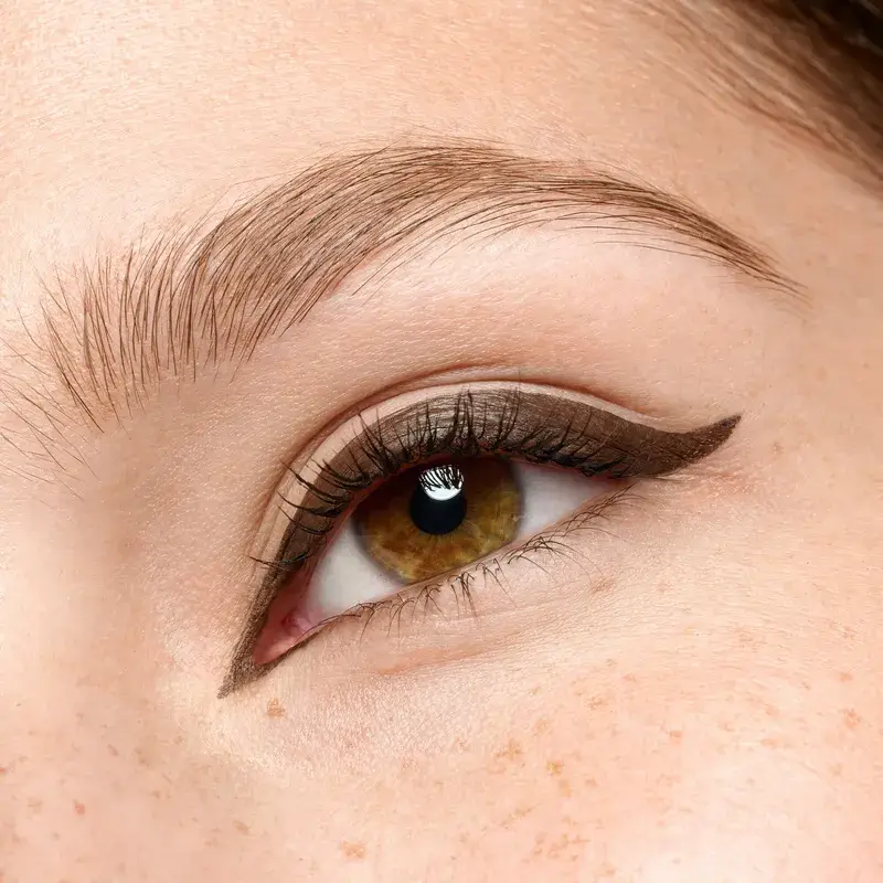 Essence Eyeliner liquide longue tenue 020 , 1 ml - Image 8